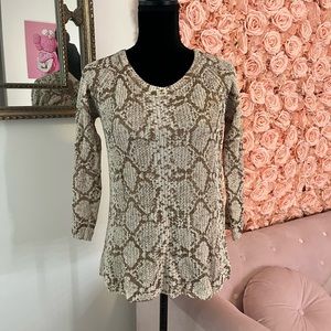 THE LIMITED LONG SLEEVE SWEATER